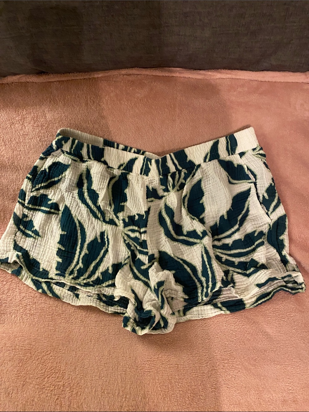 Shade & Shore White Shorts with Dark Navy Leaf Design